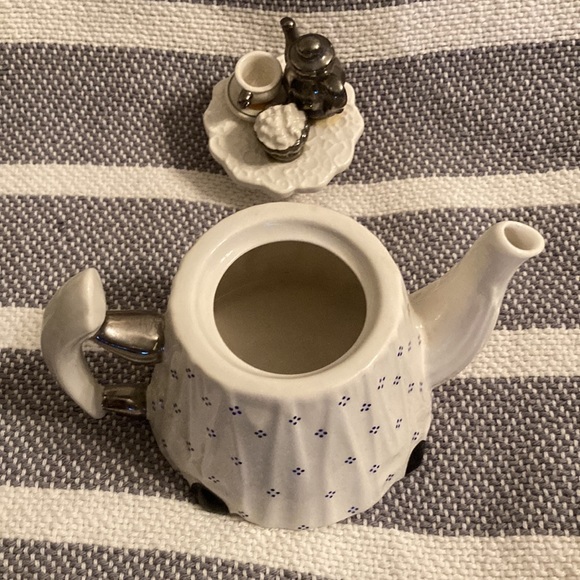 Paul Cardew Porcelain Teapot W/ Lid Tea Set Made in England. - Picture 3 of 3